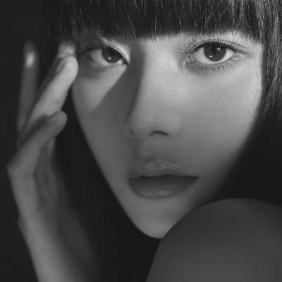 91张黑白冷淡风女生头像