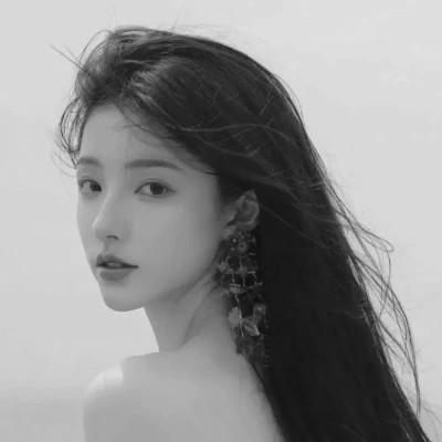 女士高冷黑白头像图片高清112张