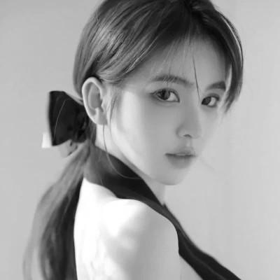 女士高冷黑白头像图片高清112张