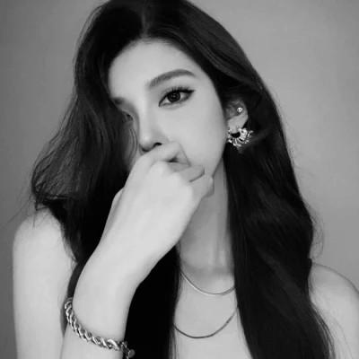 女士高冷黑白头像图片高清112张