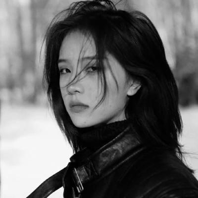 91张黑白冷淡风女生头像