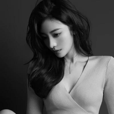 女士高冷黑白头像图片高清112张
