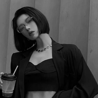 女士高冷黑白头像图片高清112张
