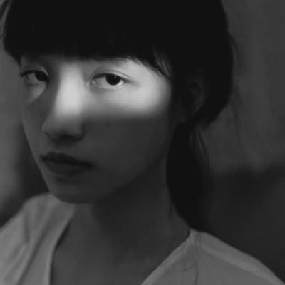 91张黑白冷淡风女生头像