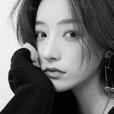 91张黑白冷淡风女生头像