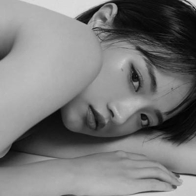 91张黑白冷淡风女生头像