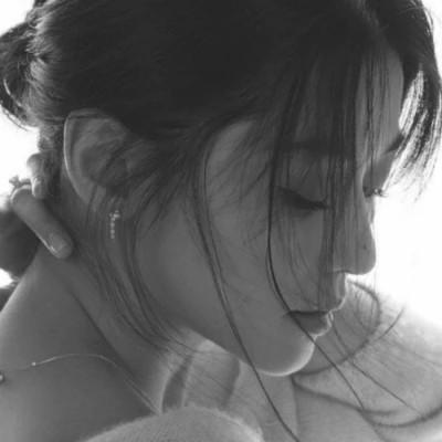女士高冷黑白头像图片高清112张