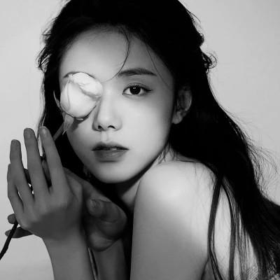 女士高冷黑白头像图片高清112张