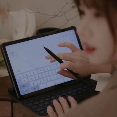 微信头像高级氛围感女生图片