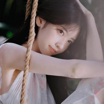微信头像高级氛围感女生图片