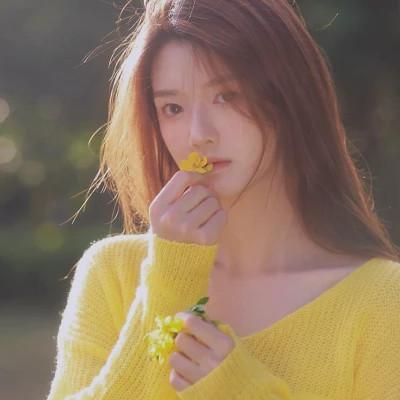 微信头像高级氛围感女生图片