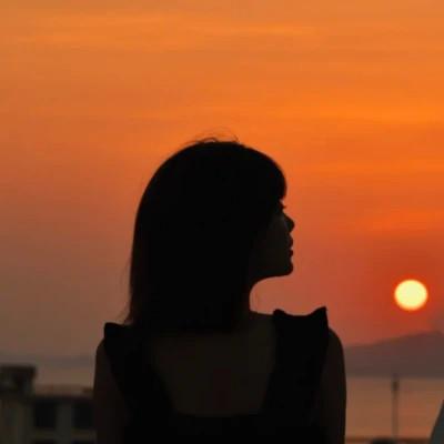 女生头像落日夕阳 唯美好看的背影夕阳头像女生高清图片