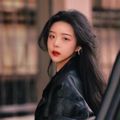 微信头像高级氛围感女生图片