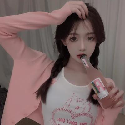 微信头像高级氛围感女生图片
