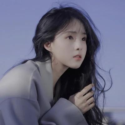 微信头像高级氛围感女生图片