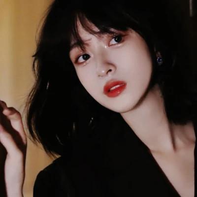微信头像高级氛围感女生图片
