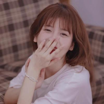微信头像高级氛围感女生图片