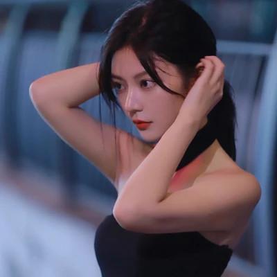 微信头像高级氛围感女生图片