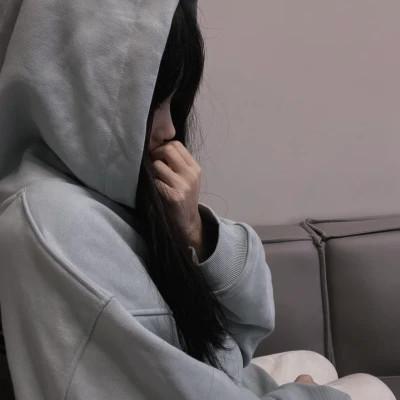 微信头像高级氛围感女生图片