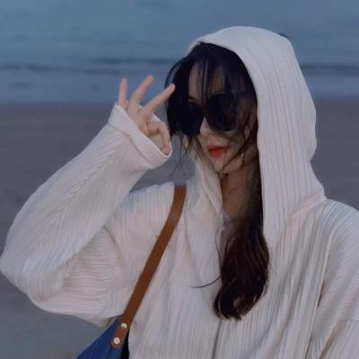 微信头像高级氛围感女生图片