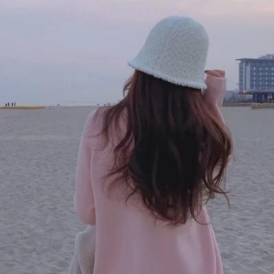女生高级感的背影意境图片头像