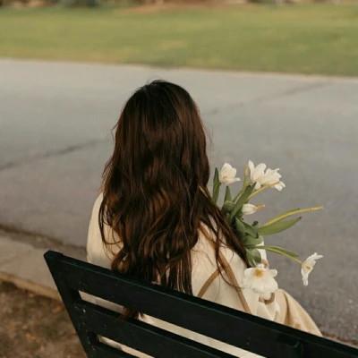 女生高级感的背影意境图片头像