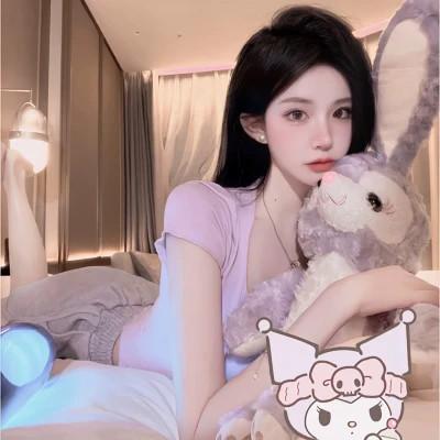 温柔惊艳的女生头像 高清温柔干净且惊艳的女头图片