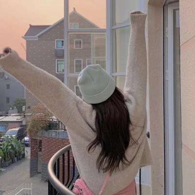 女生高级感的背影意境图片头像