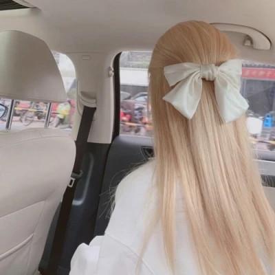 女生高级感的背影意境图片头像