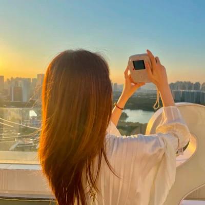 微信头像高级氛围感女生图片