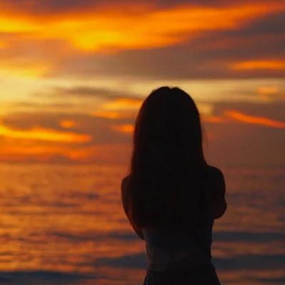 微信头像高级氛围感女生图片