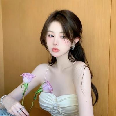 温柔惊艳的女生头像 高清温柔干净且惊艳的女头图片