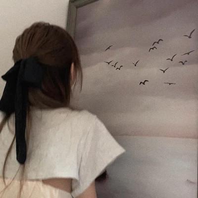 女生高级感的背影意境图片头像