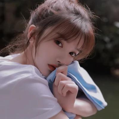 微信头像高级氛围感女生图片