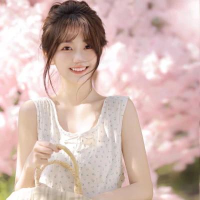 温柔惊艳的女生头像 高清温柔干净且惊艳的女头图片