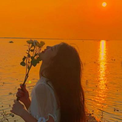 女生头像落日夕阳 唯美好看的背影夕阳头像女生高清图片