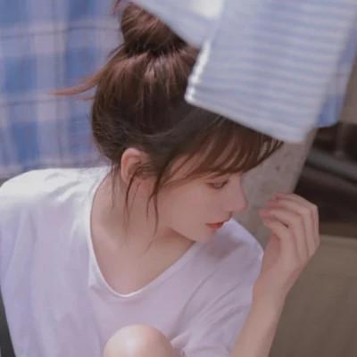 微信头像高级氛围感女生图片