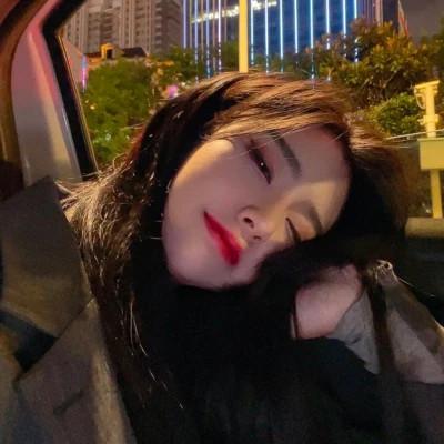 微信头像高级氛围感女生图片