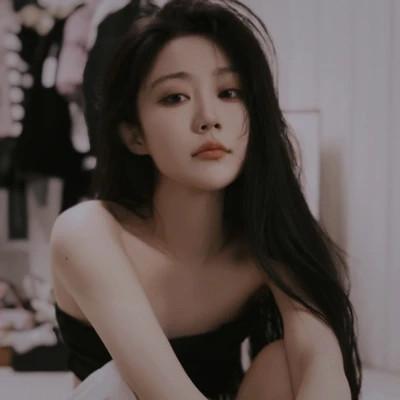 微信头像高级氛围感女生图片