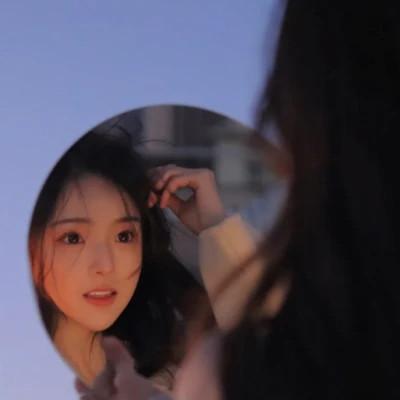 微信头像高级氛围感女生图片