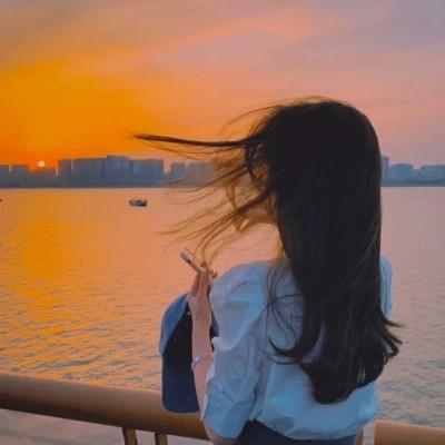 女生头像落日夕阳 唯美好看的背影夕阳头像女生高清图片