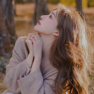 微信头像高级氛围感女生图片