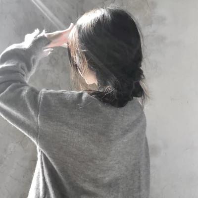 女生高级感的背影意境图片头像