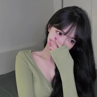微信头像高级氛围感女生图片