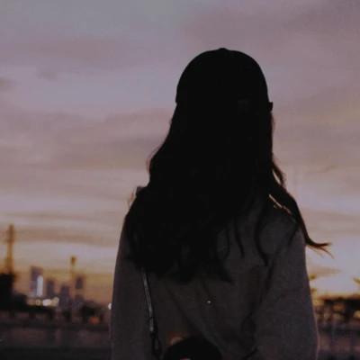 微信头像高级氛围感女生图片