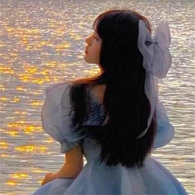 微信头像高级氛围感女生图片