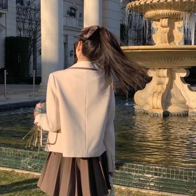 女生高级感的背影意境图片头像
