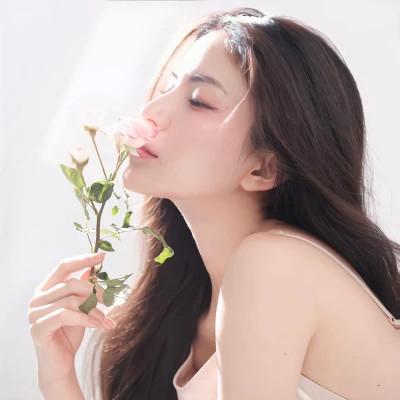 温柔惊艳的女生头像 高清温柔干净且惊艳的女头图片