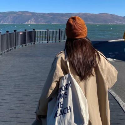 女生高级感的背影意境图片头像
