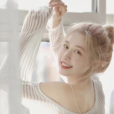 神仙颜值高清唯美的女生头像